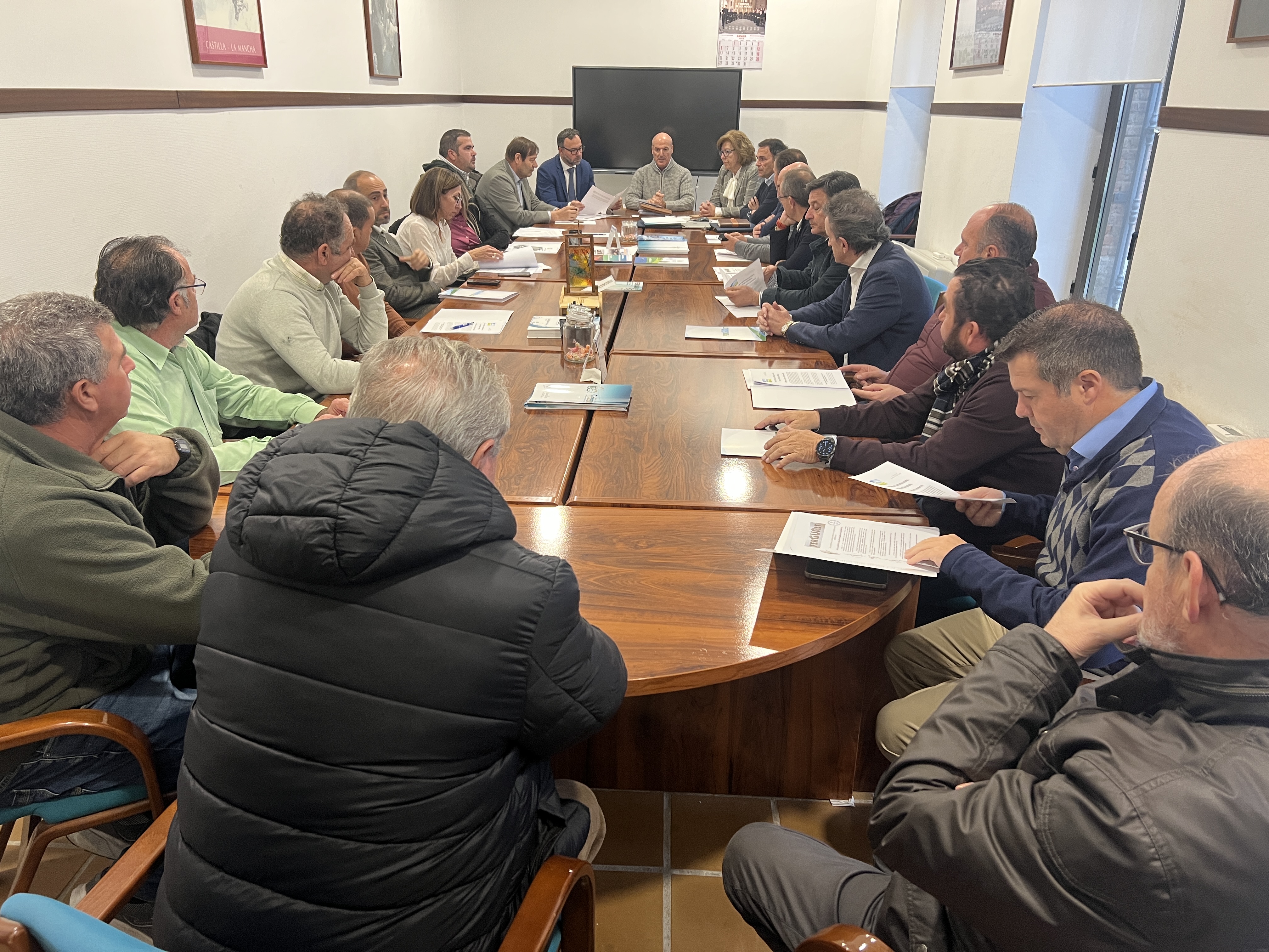 CUAS Mancha Occidental II presenta el 16 Congreso Nacional de Regantes a los representantes de las Comunidades de Regantes del Alto Guadiana